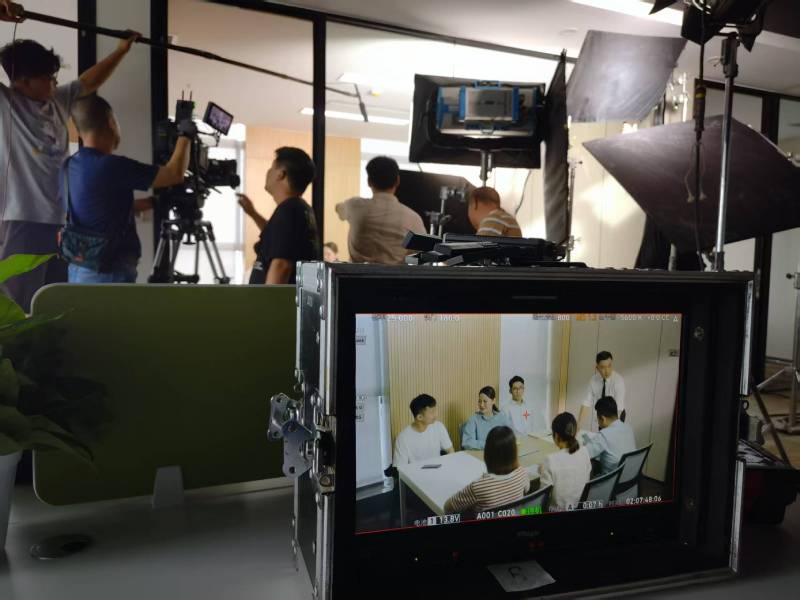 磐石市TVC拍摄公司：科技产品视觉化大师，诠释未来感与功能美学